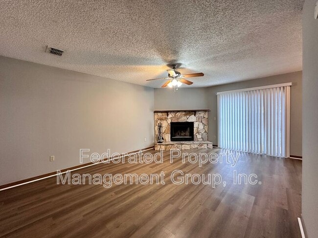 Building Photo - 1114 W Romaine Cir