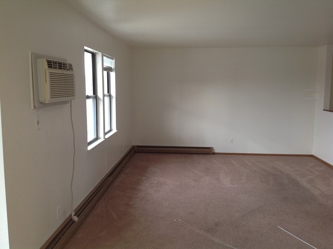 Building Photo - 450 Stratford Way