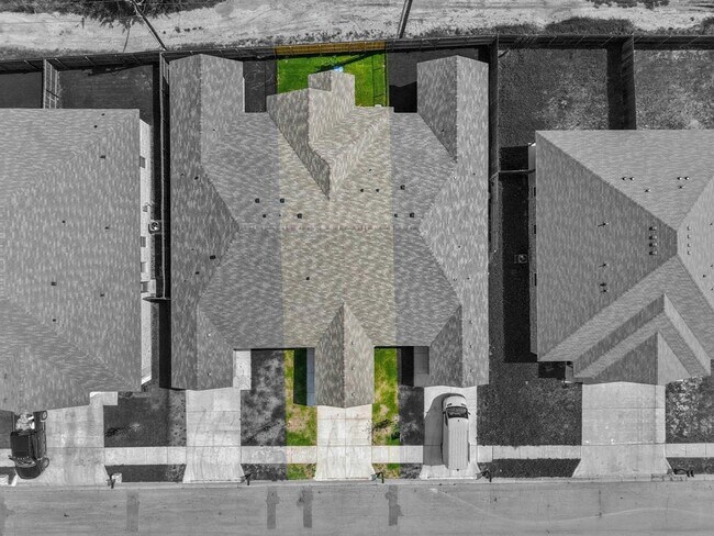 Building Photo - 408 W Avenue C