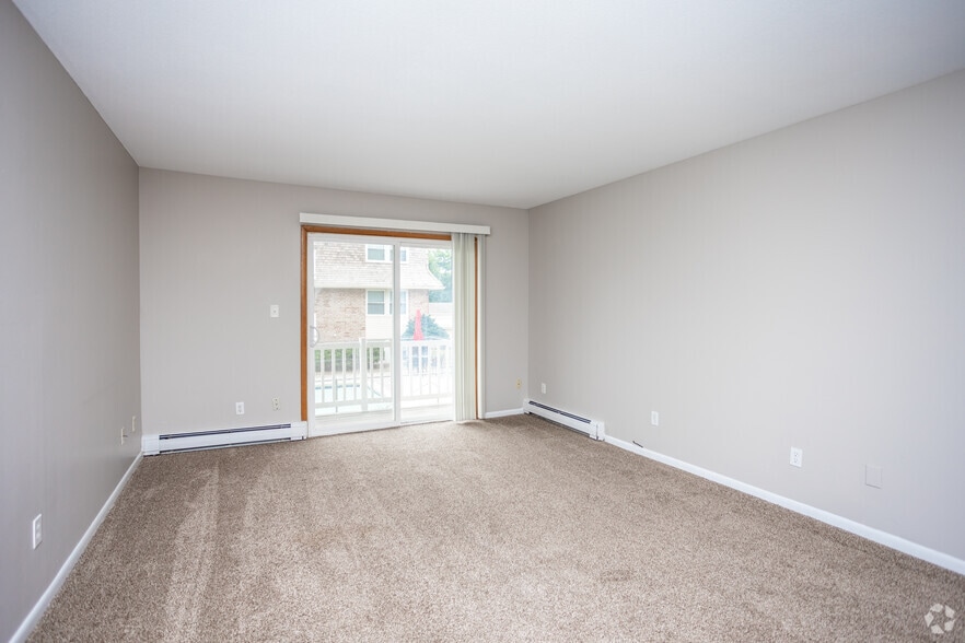 2BR, 1.5BA - 800 SF - Windsor Chateau Apartments