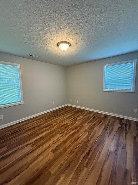 Building Photo - 1014 N Orris Dr