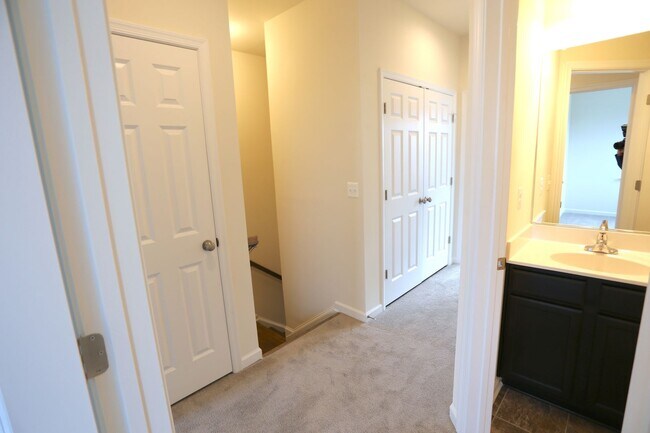 Building Photo - 14317 Summit View Ln