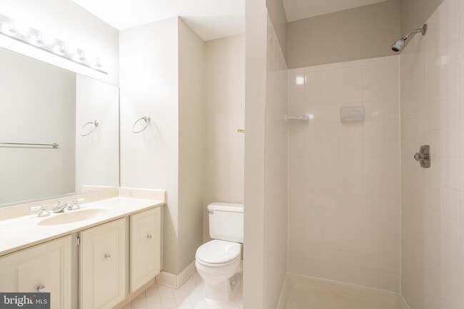 Building Photo - 3554 S George Mason Dr
