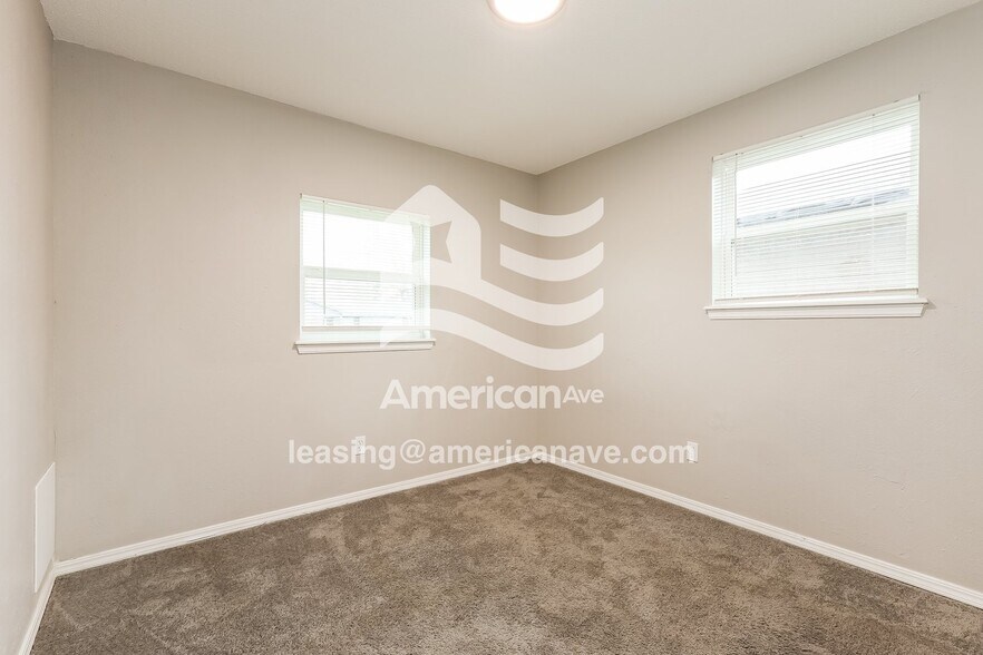 Building Photo - 912 Meadowridge Dr