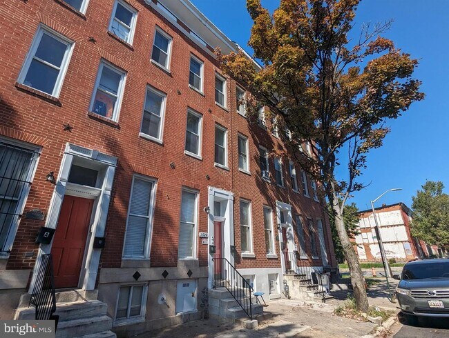 Primary Photo - 1022 N Carey St