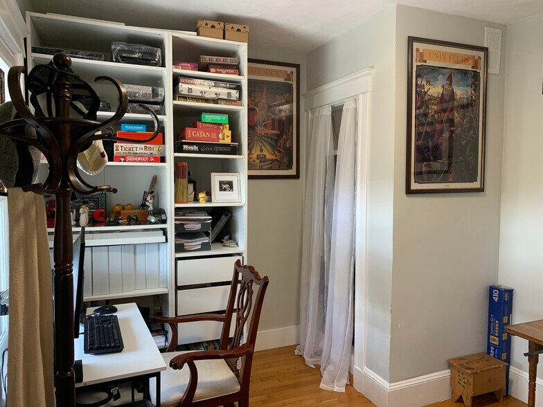 Building Photo - 1045 Adams St