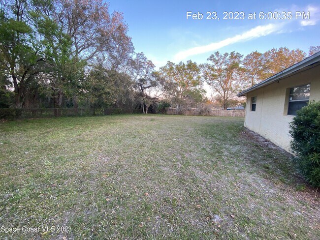 Building Photo - 304 Darrow Ave