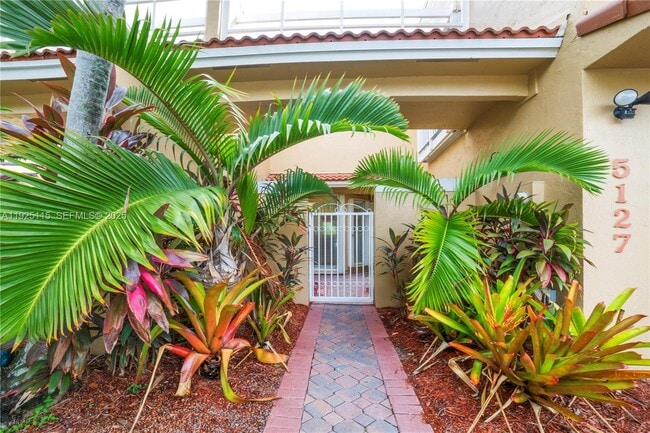 Building Photo - 5127 NW 102nd Ct