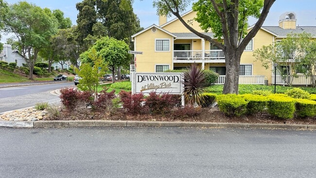 Building Photo - Lovely Upgraded 2-story Townhouse w/ Attached Garage, Guest Bathroom and Fireplace!