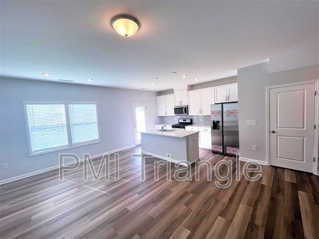 Building Photo - 802 Oak Center Dr