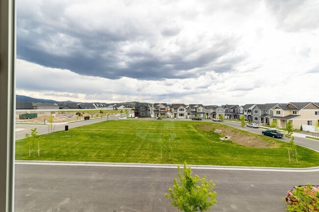 Building Photo - Modern Home for rent in Liberty Lake