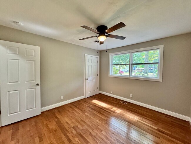 Building Photo - Recently Updated 4-Bedroom Ranch Home w/a 2 Bedroom Guest Cottage! Ready 04-23-26! Pet Friendly Home