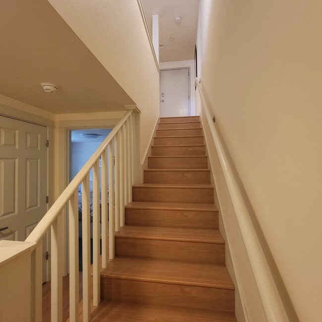 Building Photo - 2012 Minor Ave E