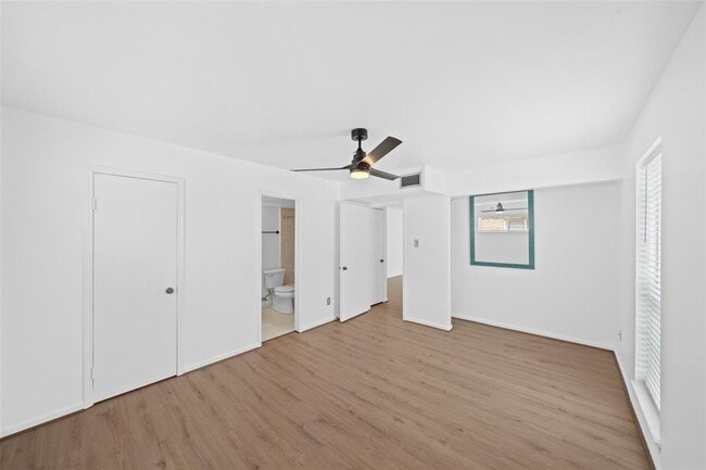 Building Photo - 6410 Del Monte Dr