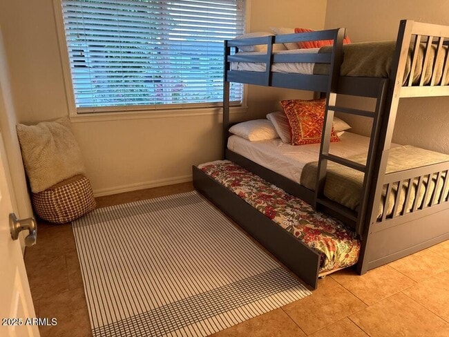 Building Photo - 3428 E Acoma Dr