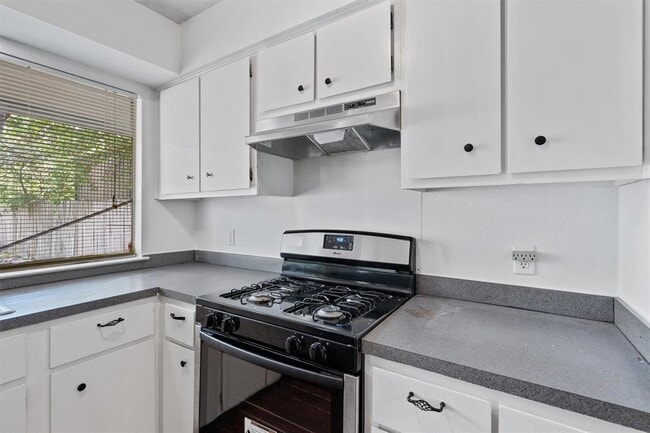 Building Photo - 12215 Old Stage Trail