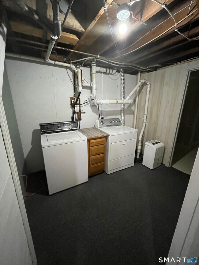 Building Photo - 332 Richmond Rd