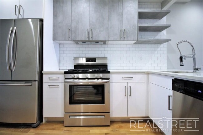 Building Photo - Stunning New 2 Bed 2 Bath in Bed Stuy Cond...