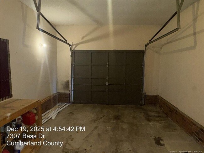 Building Photo - 7307 Bass Dr