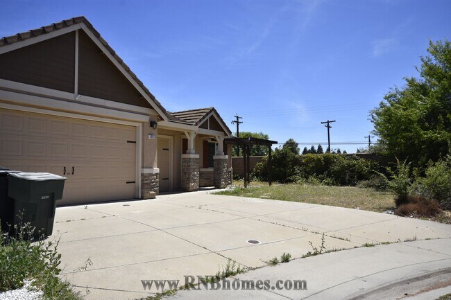 Building Photo - 133 Marinette Ct