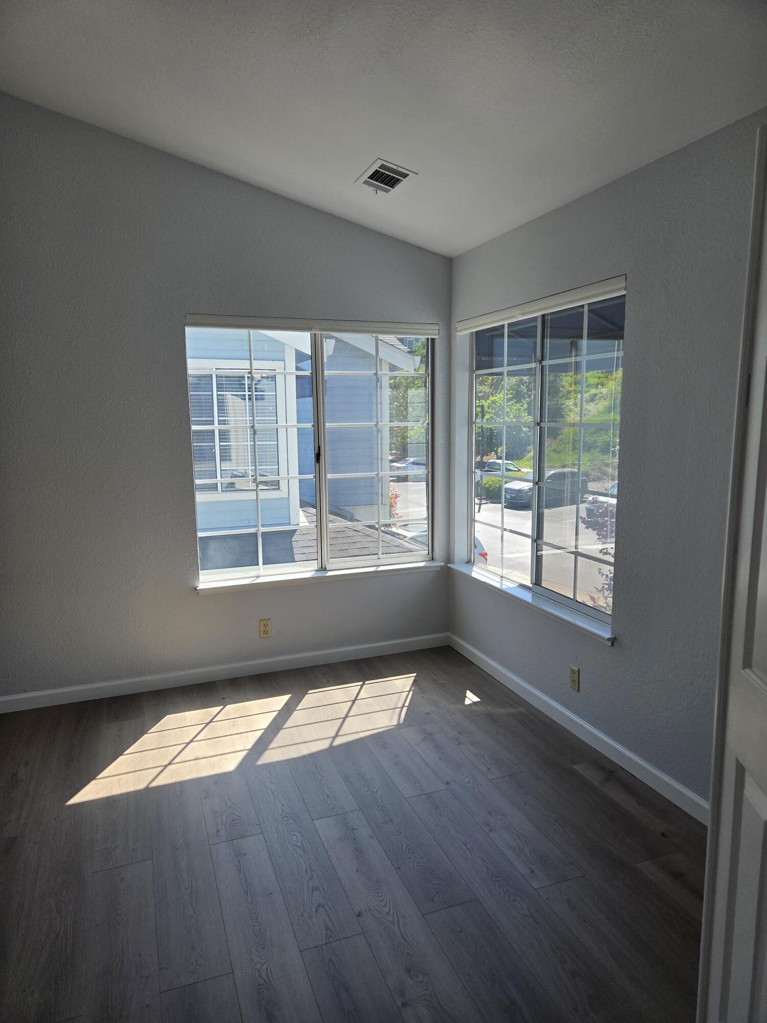 Building Photo - 431 Stinson St
