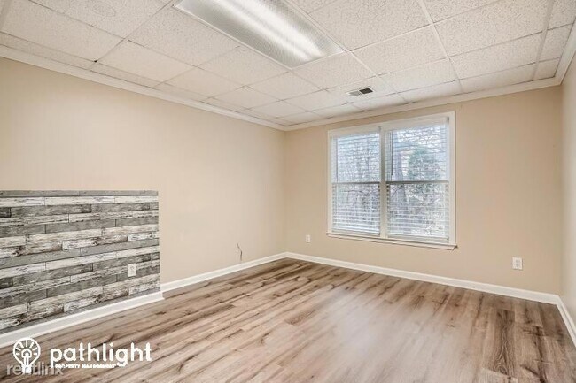 Building Photo - 4 br, 2.5 bath House - 142 Piedmont Ln UNIT