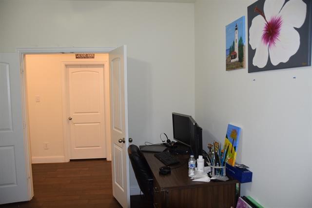 Building Photo - 414 Parkford Dr