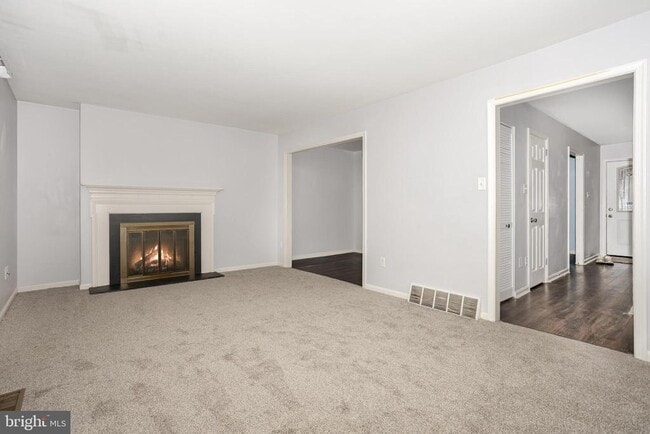 Building Photo - 912 Allenview Dr
