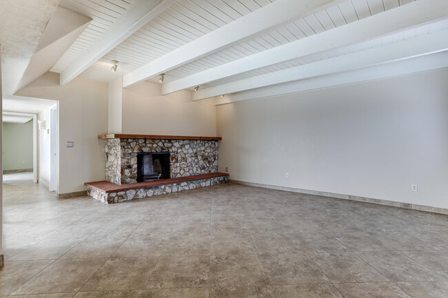 Building Photo - 17137 E Rand Dr