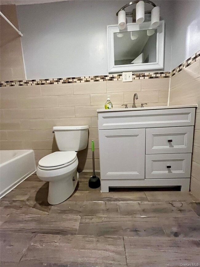 Building Photo - 17 1/2 Wallkill Ave