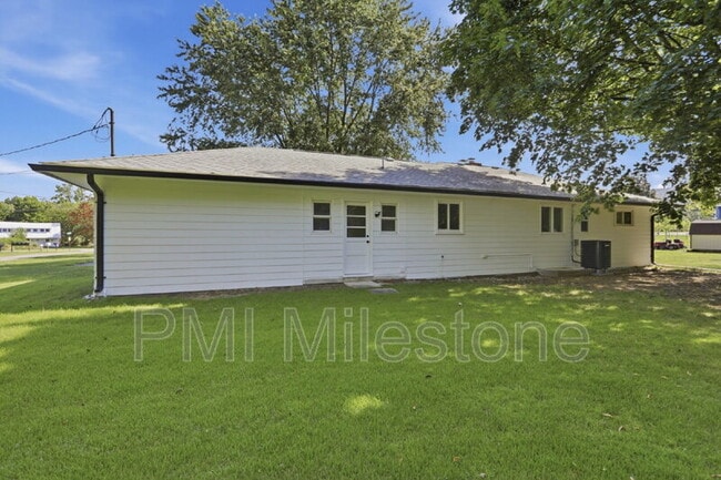 Building Photo - 13242 Greensburg Rd