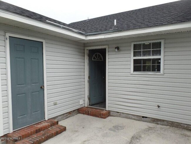 Building Photo - 104 Glenside Ct