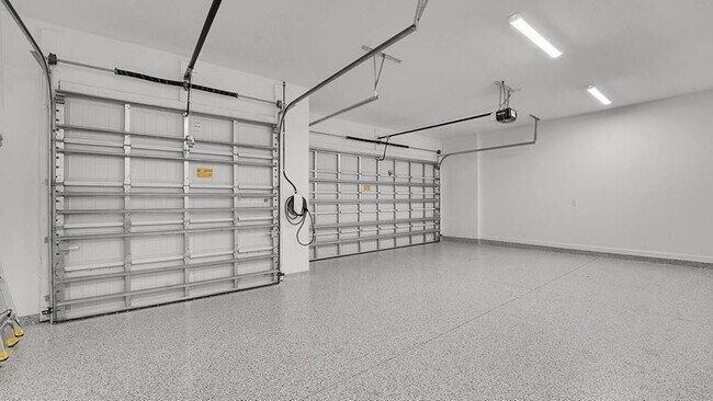 Building Photo - 601 Hookline Cir