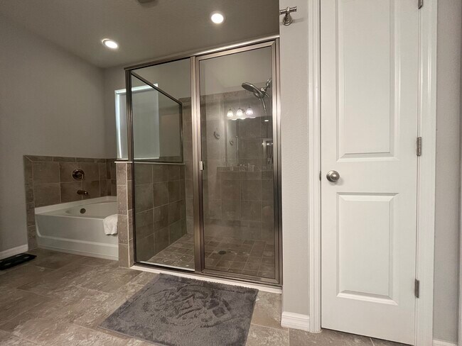 Building Photo - 32848 Sand Creek Dr