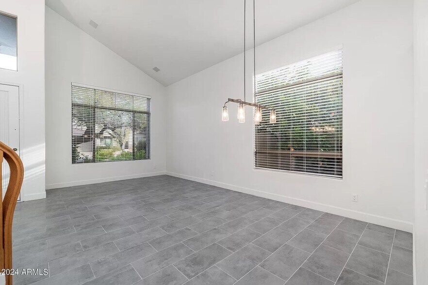Building Photo - 6739 E Gelding Dr