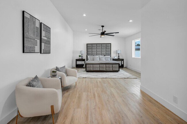 Building Photo - Meticulously renovated single-story contem...