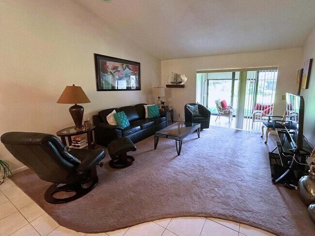 Building Photo - 10058 Laurelwood Pl