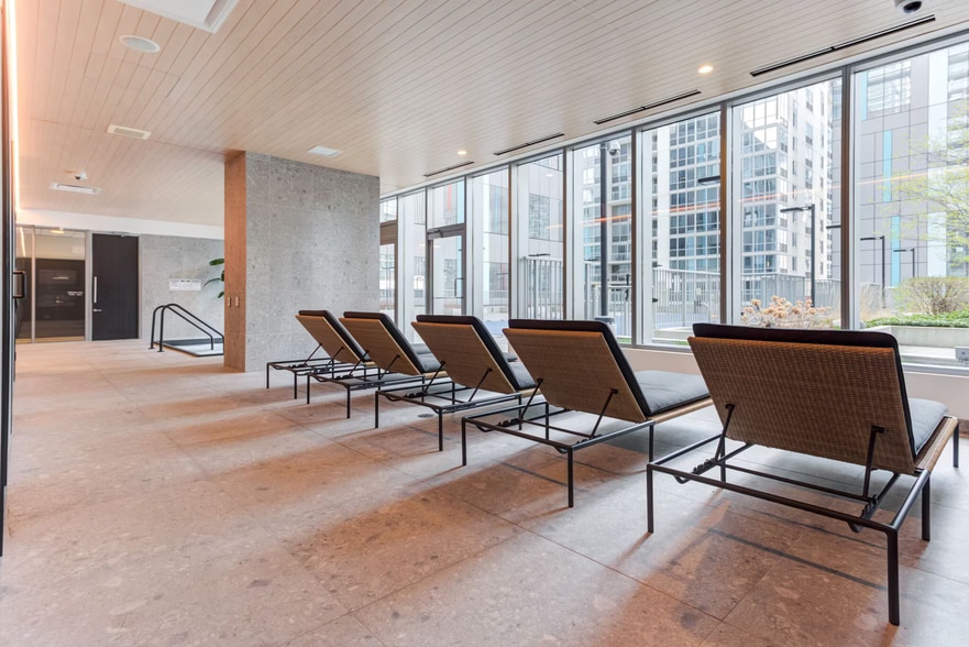 Building Photo - 323 E Wacker Dr