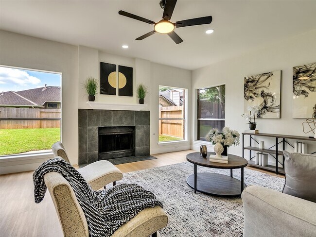 Building Photo - 246 Cedar Elm Ln