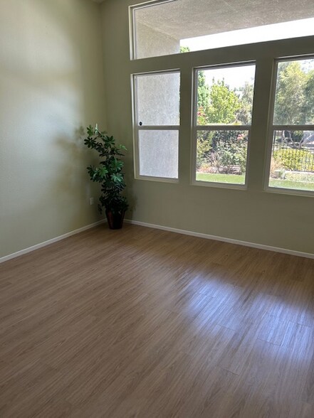 Building Photo - 170 Potter Creek