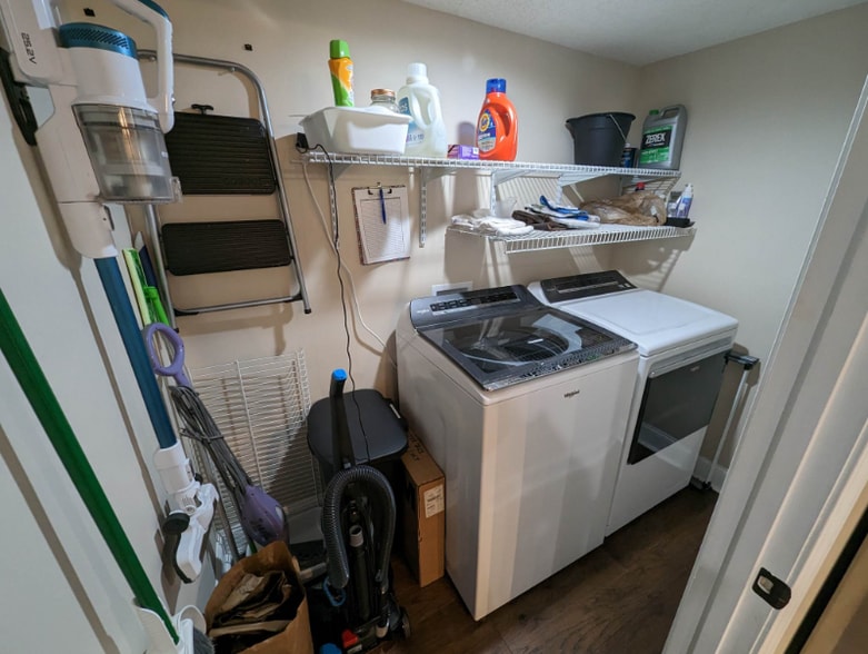 Building Photo - 213 Webb St