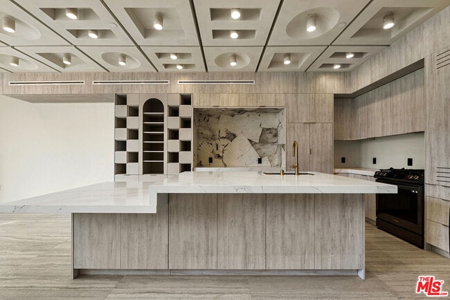 Building Photo - 1021 N Ogden Dr