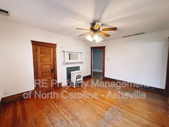 Building Photo - 114 Hillside St