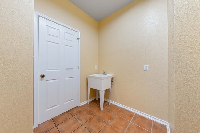 Building Photo - 3338 Bending Creek