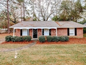 Building Photo - 5760 Valleybrook Rd