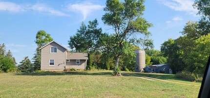 Building Photo - 2 bedroom 1 bath house