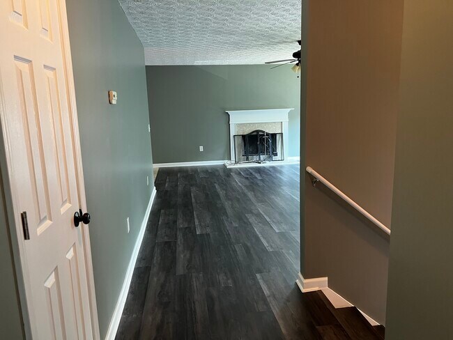 Building Photo - 65 Sampson Ct