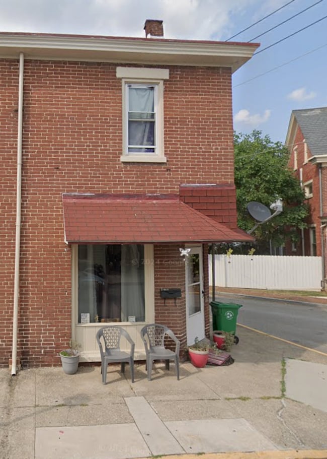 Building Photo - Cozy 1 Bedroom 1 Bath Apartment for Rent in Carlisle, PA!