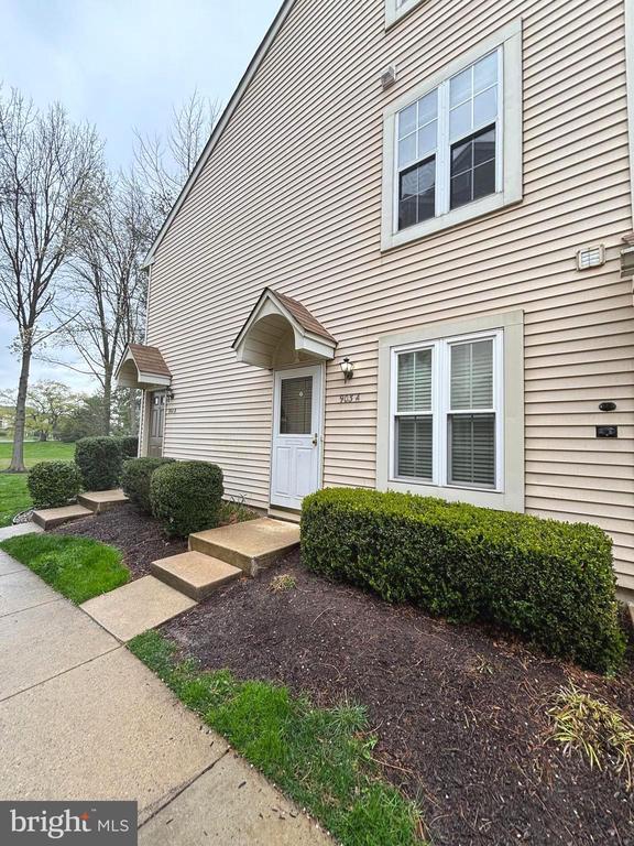 Building Photo - 903A Sedgefield Dr