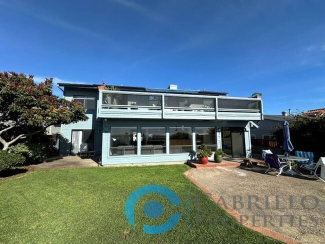 Building Photo - 2620 Deerpark Dr